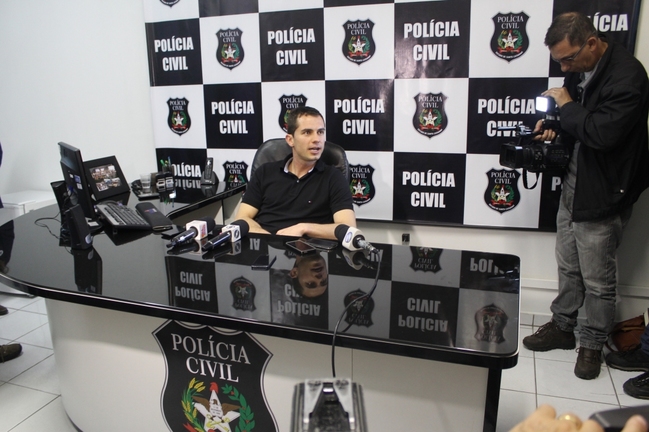 Foto: Entrevista de imprensa na delegacia de Sombrio / Arquivo / Clicatribuna 