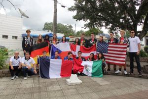 Programa de Intercâmbio do Rotary Club traz grupo com jovens de nove nacionalidades a Lauro Müller