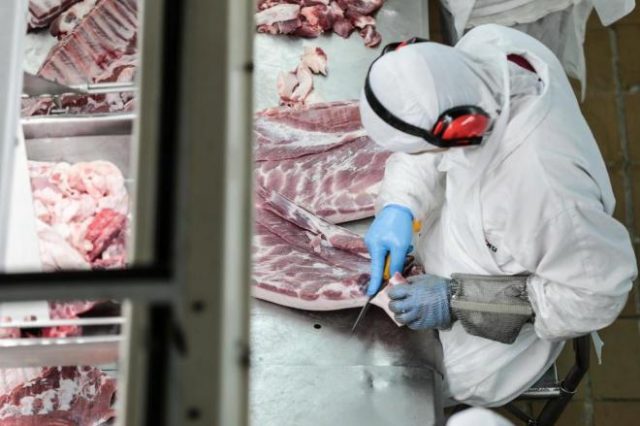 Prejuízos na indústria da carne chegam a US$ 40 milhões em SC