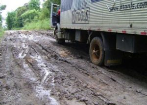 Esperança de asfalto no caminho de Siderópolis a Urussanga3