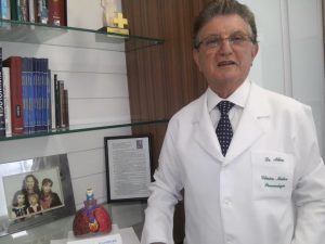Do Sul do Estado, pneumologista é imortalizado na Academia de Medicina de Santa Catarina