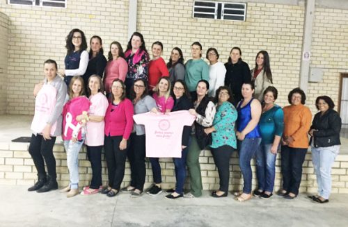 Rede Feminina de Orleans participa de ação em alusão ao Dia das Mães