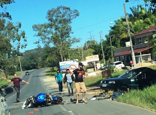 Motociclista fica gravemente ferido após colidir com carro na SC-108, em Urussanga