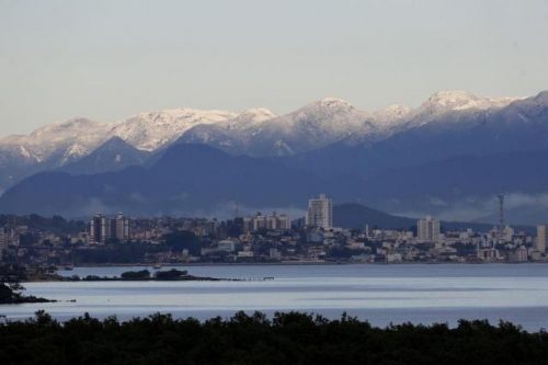 Em julho de 2013, nevou em 107 cidades de Santa Catarina, inclusive no Morro do Cambirela, em Palhoça