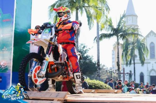 Enduro Nacional das Neves Braço do Norte reuniu amantes do motocross