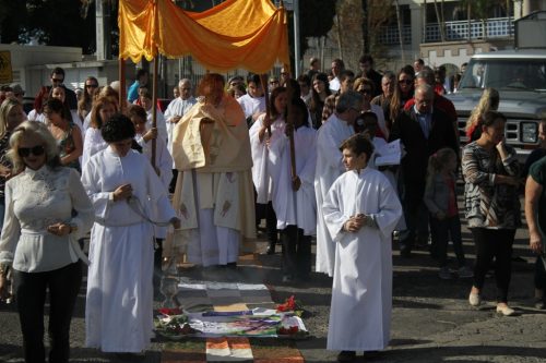 Fiéis celebram Corpus Christi, em Criciúma3