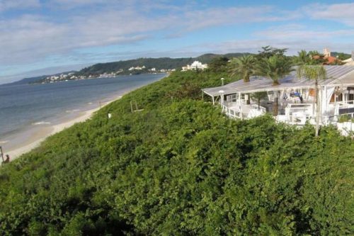 Moeda Verde juiz condena 16 pessoas e manda demolir beach clubs em Jurerê Internacional