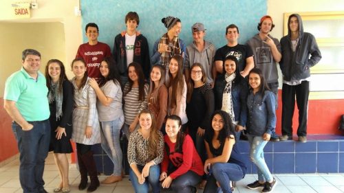 Satc e Escola Vittório Búrigo qualificam jovens em Estação Cocal