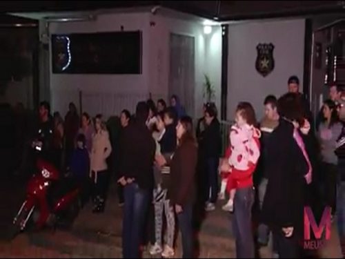 Família e amigos de jovem desaparecido protestam, em Braço do Norte; Veja vídeo