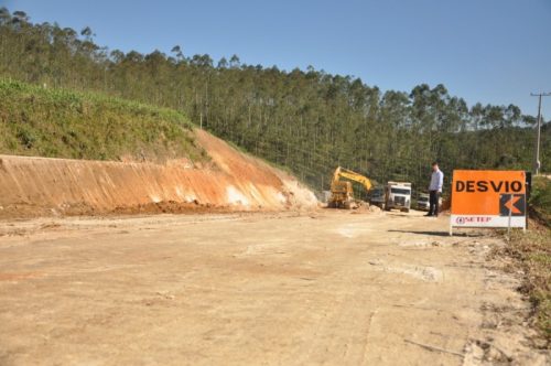 Deinfra e Exército negociam parceria para obras na SC-370, na Serra do Corvo Branco