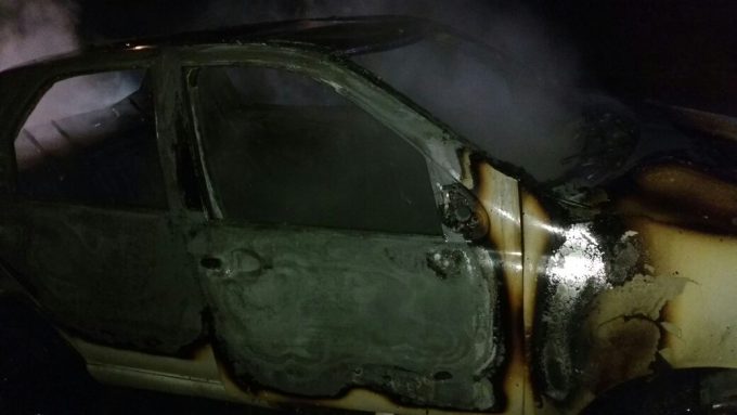 Incêndio destrói veículo em Araranguá