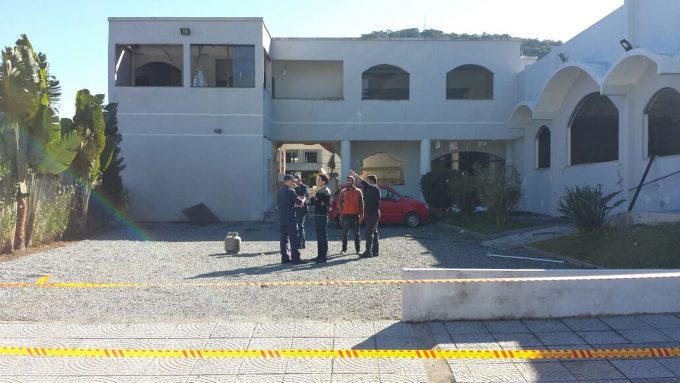 Explosão em igreja deixa feridos em Balneário Camboriú3