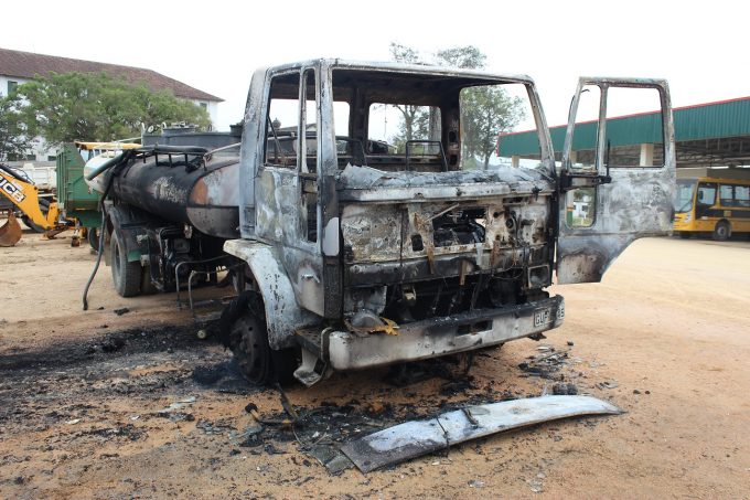 Filmagem mostra que incêndio em caminhão-pipa, em São Ludgero, foi criminoso