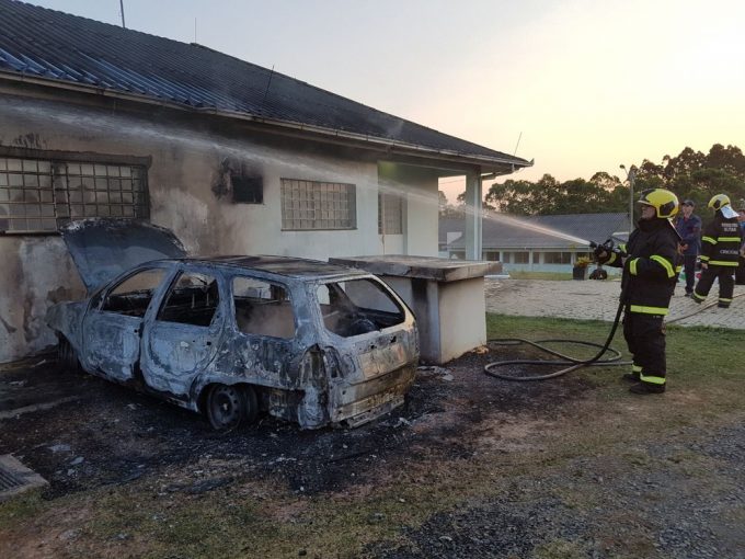 Adolescente confessa ter ateado fogo a carro no Centro de Zoonoses de Criciúma
