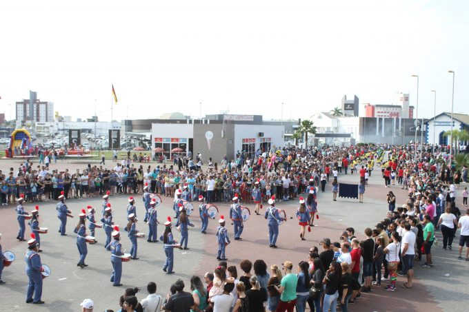 Desfile cívico do Parque das Nações encerra Semana da Pátria em Criciúma