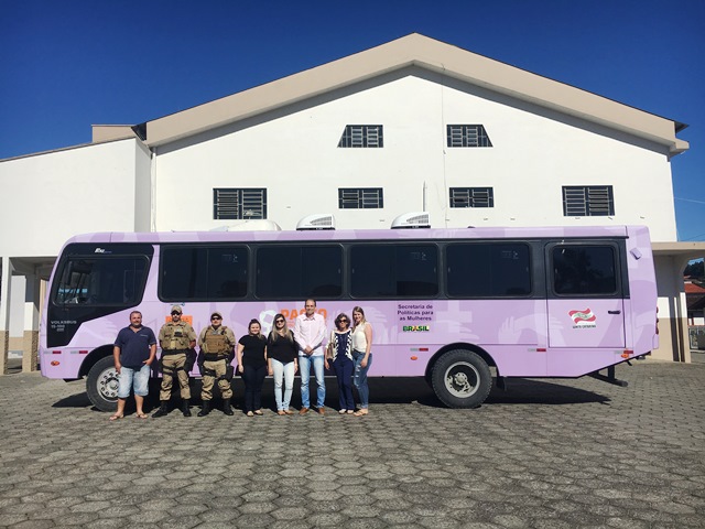 Ônibus Lilás chega a Regional de Braço do Norte