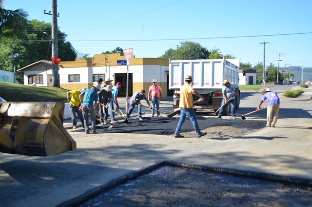 Inicia operação tapa-buracos nas ruas pavimentadas de Siderópolis