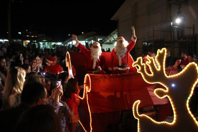 Tradicional chegada do Papai Noel no Unibave é nesta sexta-feira