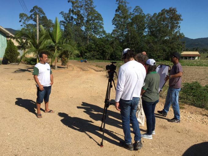 Equipe de Brasília do programa Negócio Certo Rural grava case de produtor rural de Imaruí