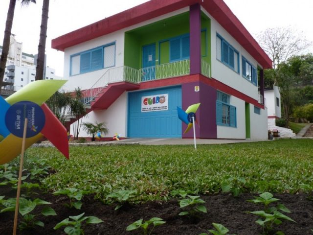Centro Educacional Meta arrecada doações em prol da Casa Guido, que atende crianças e adolescentes com câncer