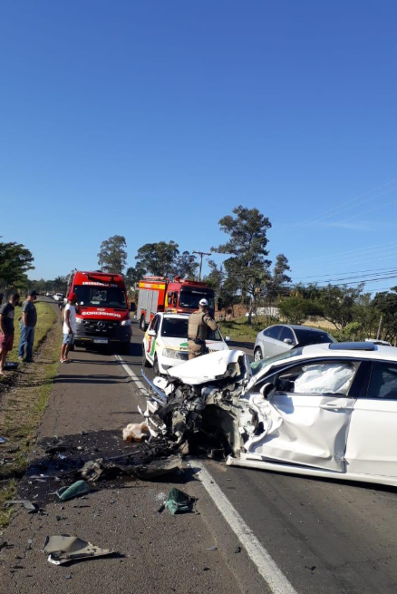 Colisão entre carro e caminhonete é registrada na área Central de Criciúma