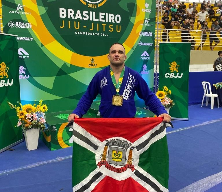 Atleta de Criciúma é campeão mundial de jiu-jitsu – Folha Regional